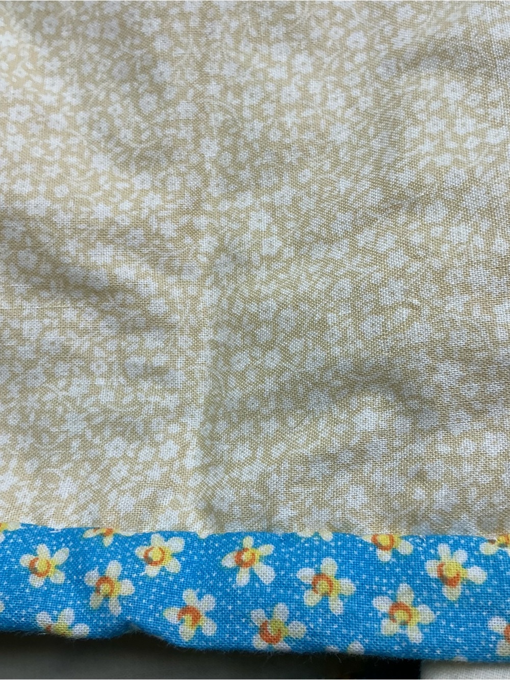Vintage quilted dresden plate baby blanket 43x41 USA made - Picture 10 of 10